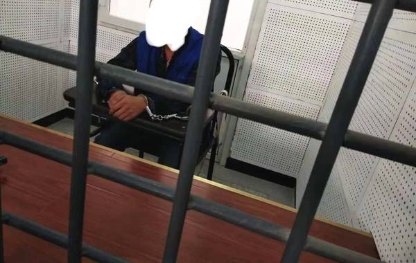 男子怕女子在屋内哭泣惹人非议,出手制止致其死亡!