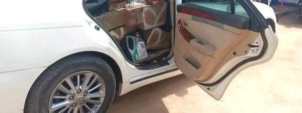 从缅甸曼德勒运往木姐的非法玉石、木材,1天内接连被查