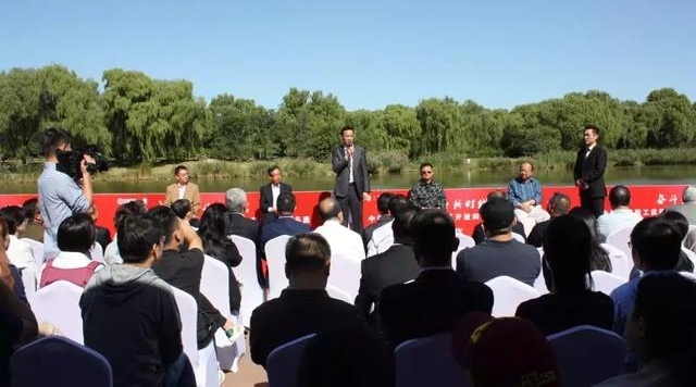 �ܶ���ʱ�������ż���ְ����ף�ĸ￪����ʮ�����黭��Ʒչ����