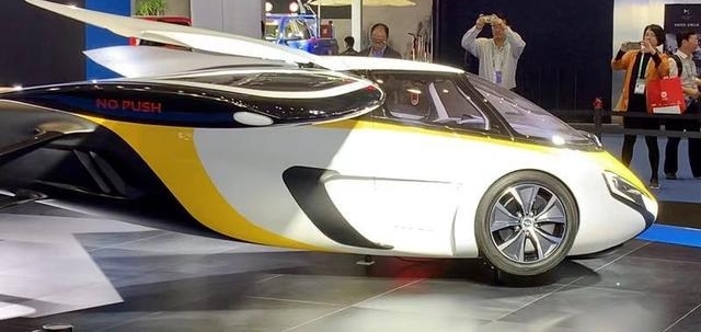 进博会首日,金记者带你感受现场的“高大上”!