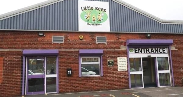 1Ůֳͯ3кҧ15˿񱻶񹷹