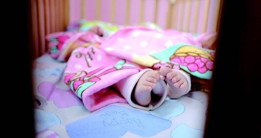 ŮӤճͱɽĸ׾ֱ׳˭ǸŮ