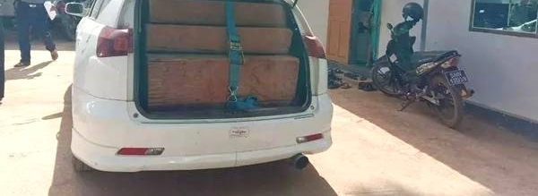 从缅甸曼德勒运往木姐的非法玉石、木材,1天内接连被查