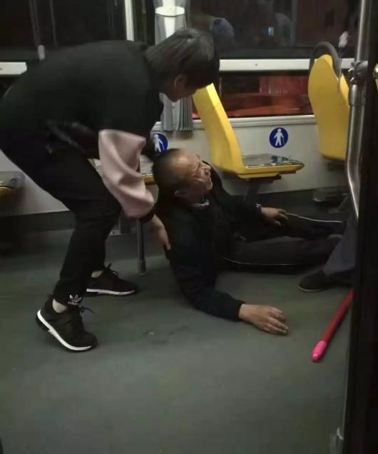 һ�����ڹ�������ͻȻ���� ������������ҽ����Ա