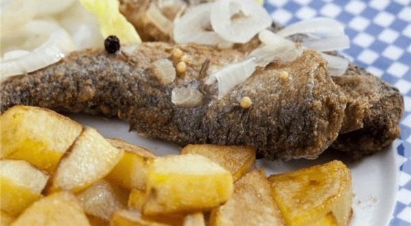 俄罗斯14道普通下酒菜,东北大汉看了都觉得难受:惹不起躲得起