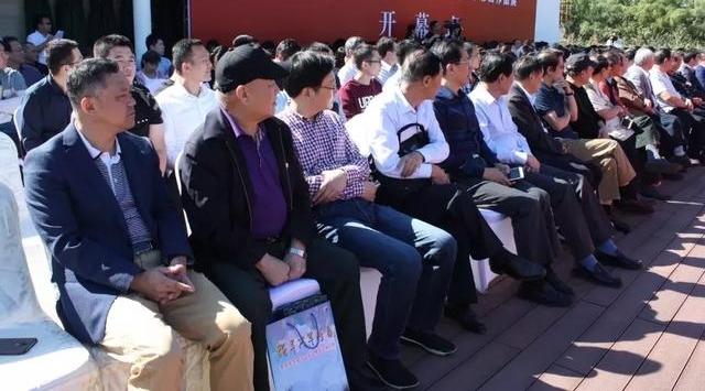 �ܶ���ʱ�������ż���ְ����ף�ĸ￪����ʮ�����黭��Ʒչ����