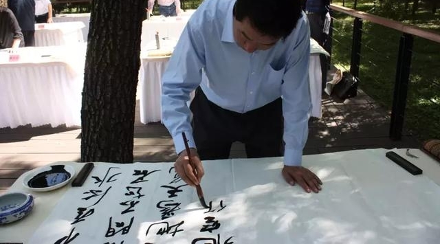 �ܶ���ʱ�������ż���ְ����ף�ĸ￪����ʮ�����黭��Ʒչ����