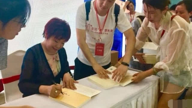 ڵСѧǩᣬյĹѧʦ䵽Ϊ