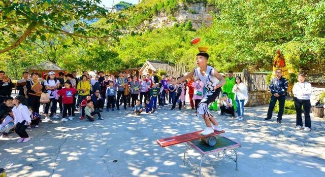 2018��ʮһ�ƽ�������������ɽ�羰�����鲻һ��������ζ��