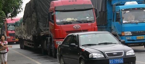 �������ѣ�С��ǧ��Ҫ����������������Σ�����������