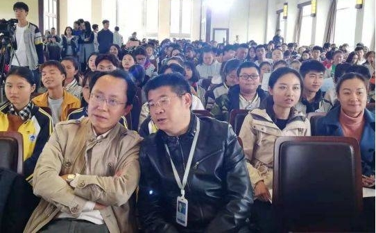 非物质文化遗产“布依族八音坐唱” 走进女职校