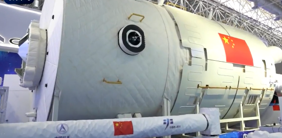 【微视频】记者逛航展:中国空间站核心舱首次公开亮相