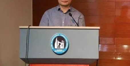 �ɽ蹤�ߣ���ʵ���С����ǡ�ѧ����̬׷������������׫д�����ް�