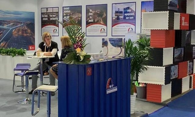 进博会首日,金记者带你感受现场的“高大上”!