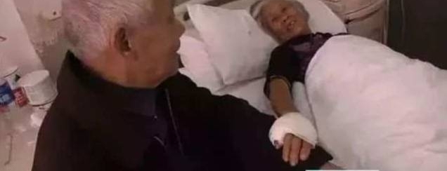 �ϰ�סԺ��92�����˼������˾�ʳ���죬�ټ�ʱһ�仰������Ŀ��