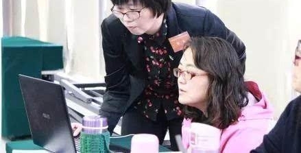 �ɽ蹤�ߣ���ʵ���С����ǡ�ѧ����̬׷������������׫д�����ް�