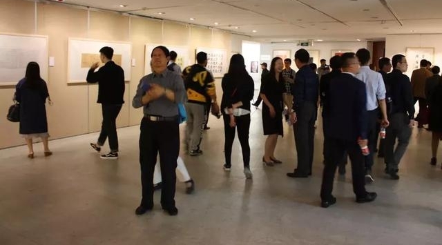 �ܶ���ʱ�������ż���ְ����ף�ĸ￪����ʮ�����黭��Ʒչ����