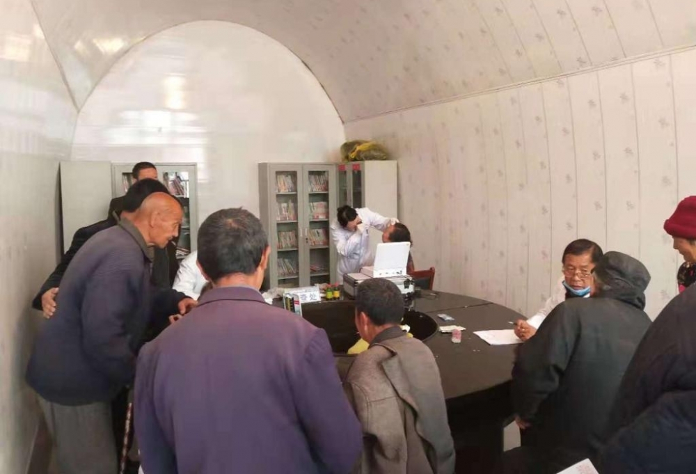 临汾西京眼耳鼻喉医院 下乡义诊惠民生 “健康扶贫”暖人心