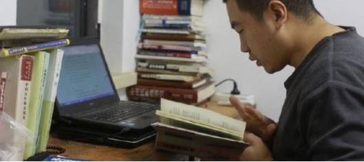 老师:你这么高学历去送快递?有病!34岁博士生当快递员惹争议