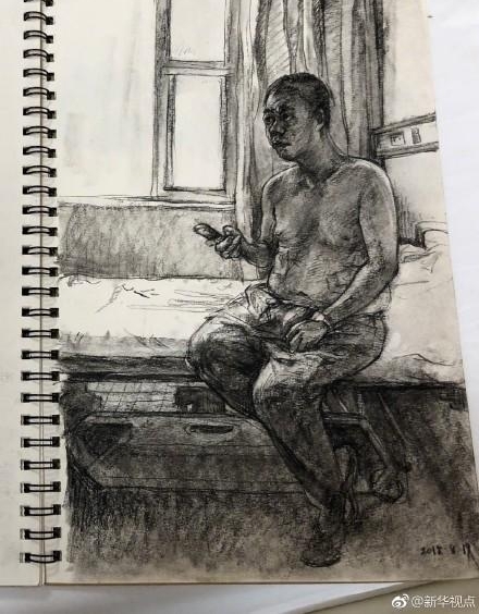 画满两本写生簿:21岁女孩为患癌父亲素描“抗癌日记”