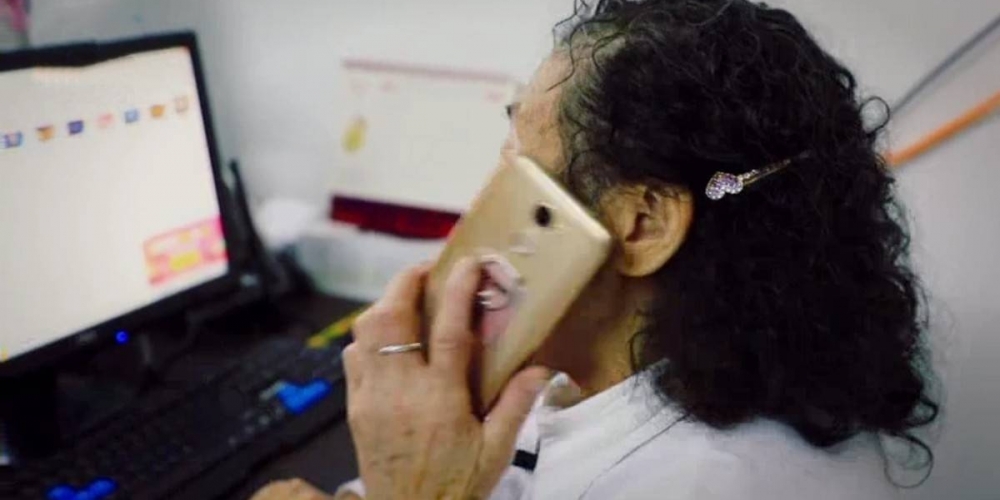 重庆一位84岁的老太太,兼职公墓销售,月入五六万元!