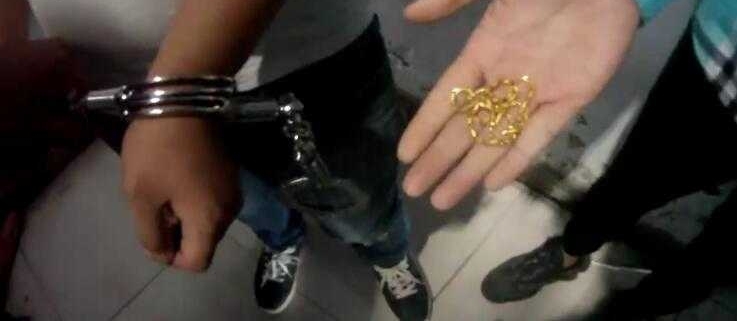 ũ�����ߣ����Ӻ����������˹�ҹ ȴ��������ͷ