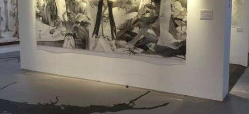 按照金庸的意愿,丧礼以私人形式举行,在博物馆设公众吊唁册