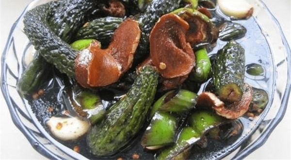 俄罗斯14道普通下酒菜,东北大汉看了都觉得难受:惹不起躲得起