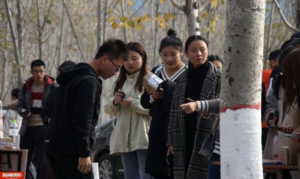 ˾3ѧУ԰ݱ֣Сְѻɽ