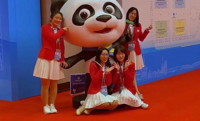 进博会首日,金记者带你感受现场的“高大上”!