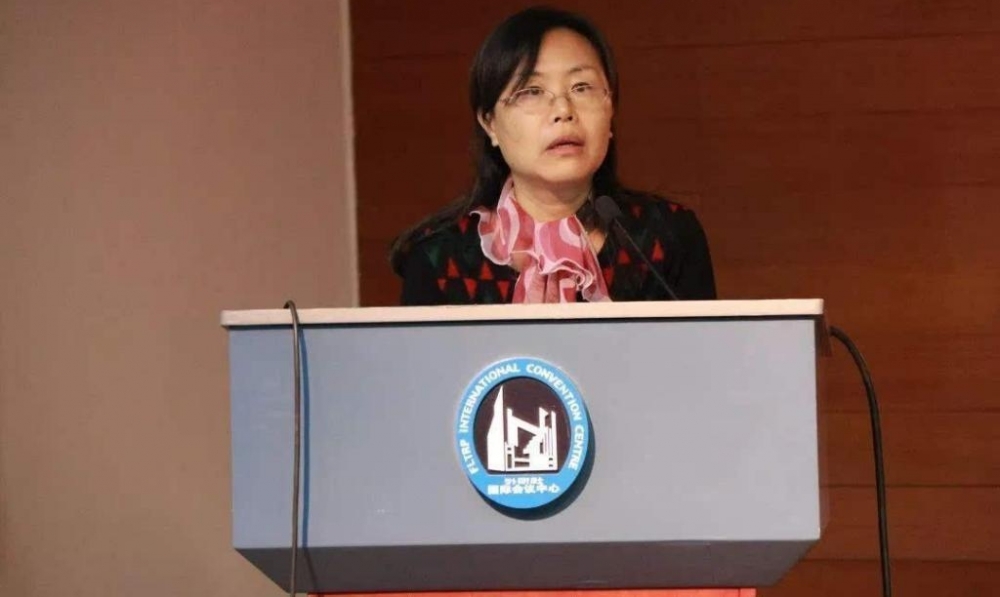 �ɽ蹤�ߣ���ʵ���С����ǡ�ѧ����̬׷������������׫д�����ް�