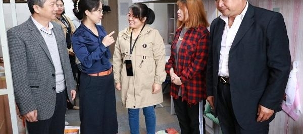 ׷ | Ϣ׹¥ŮصУ԰Ͽˣ