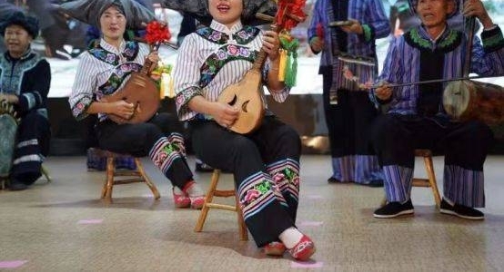 非物质文化遗产“布依族八音坐唱” 走进女职校