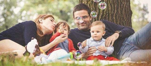 ŮʦӡбˣŮԵְ滷жп