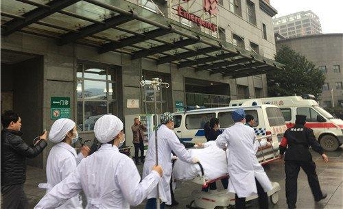 空中救援!七旬老人脑溢血急需转院,直升机救援 35 分钟送达