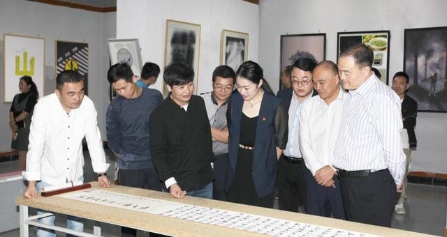 ��ף�ĸ￪����ʮ���ꡰ���Ρ����ġ��������ϵ��ʦ��Ʒչ��Ļ