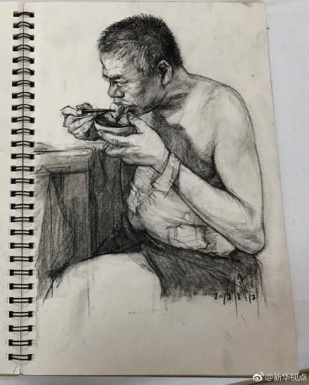 画满两本写生簿:21岁女孩为患癌父亲素描“抗癌日记”