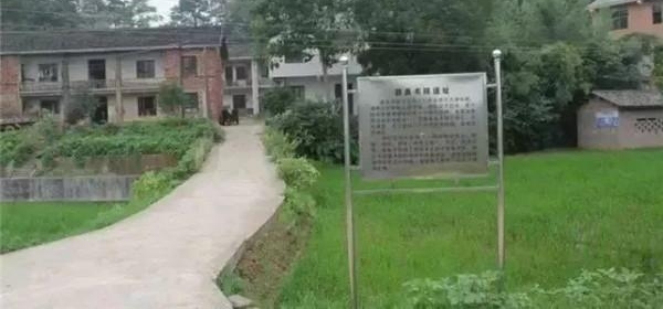 ��Ȫ��̳��̳�׽�����������ǻ�