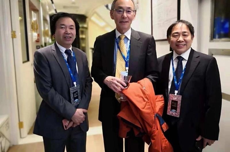 他俩为“全球最强大脑”们亲手设计了中国纪念品,背后有这样的深意