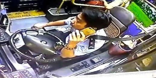 猛踹车门威胁公交车司机,这名男子被拘了!