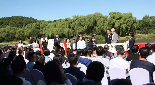 �ܶ���ʱ�������ż���ְ����ף�ĸ￪����ʮ�����黭��Ʒչ����