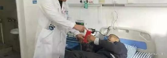 【暖新闻·江西2018】他是学生,而他是医生,他们捡到几百上千元现金后都是这样做的……