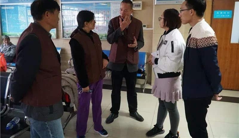 义工车祸不省人事 爱心帮扶雪中送炭