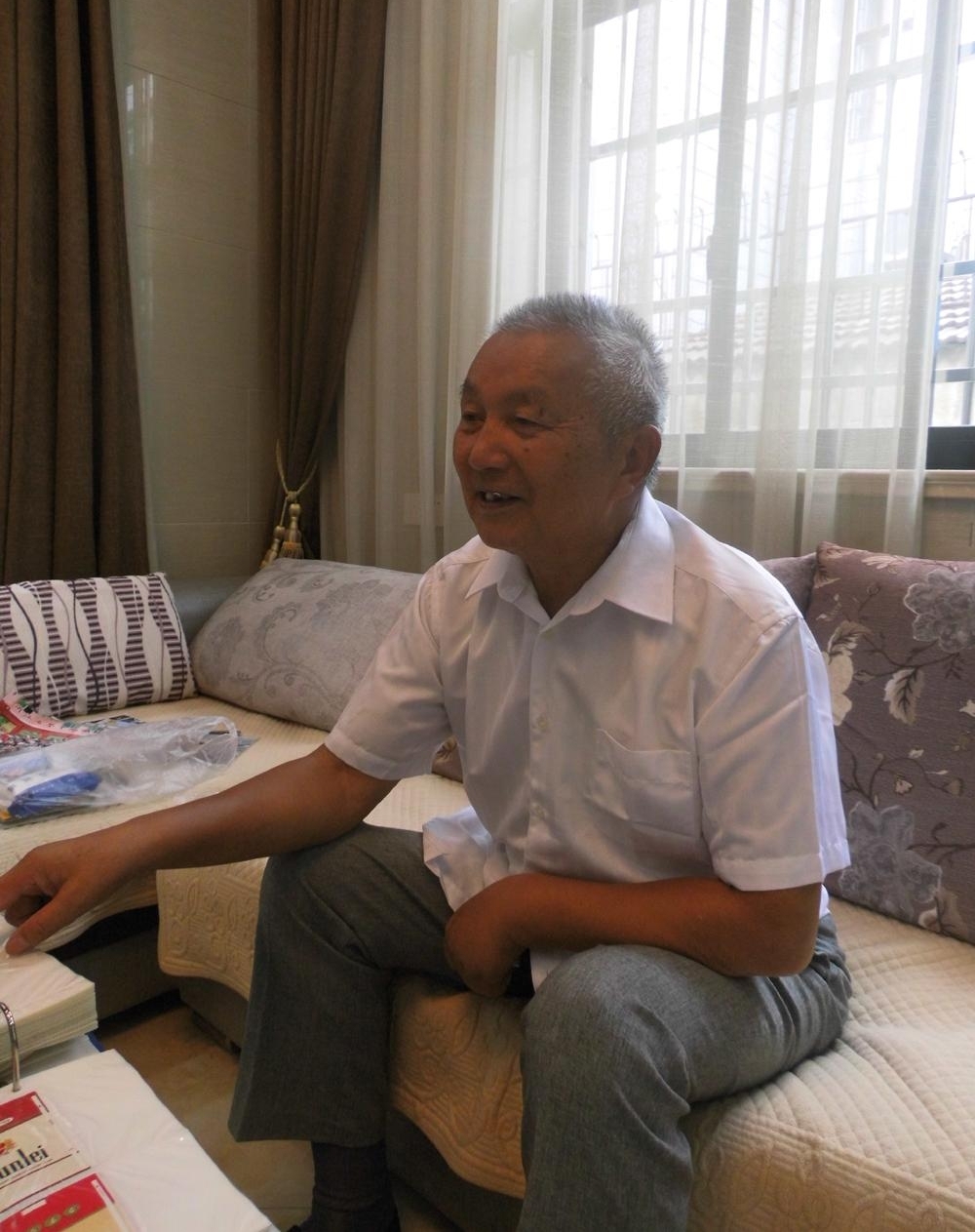 50年“烟火”情,慈溪七旬老伯收藏万枚烟标,见过吗