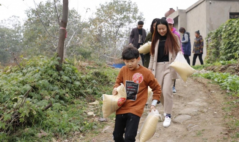 ֣оߴɽʿӰƶԲС 1500һһ