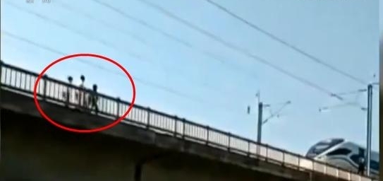 ��ͣ���������ܺ��Ӿ�Ȼ��������ط���ˣ