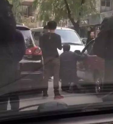 ҹ£ӿУŹ򲢱ȶ⳵˾¹Ǹ 