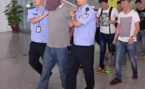 Ϊ��ץ�����Ӳ����½������֣����տ���ס������ȱ�ץ��