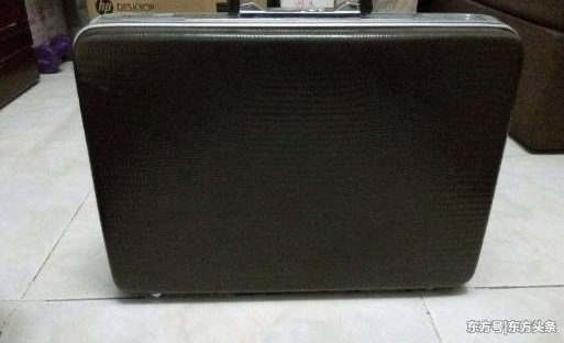 ���������������䣬Ů�Ӵ򿪺󾪴������ѣ�����̫��