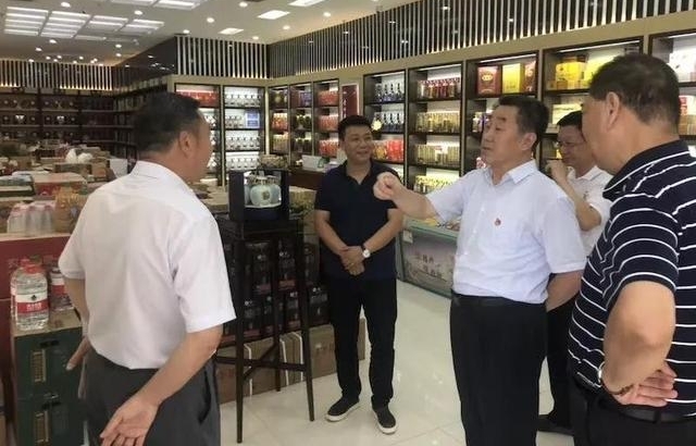 ����ſ�С��̳��ͷ��������¶�˶ſ���������ʵ��ͼ��